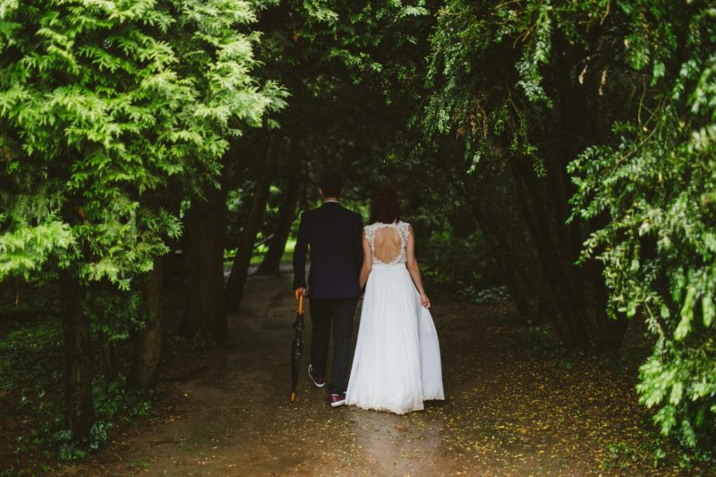 celebración de boda en el bosque